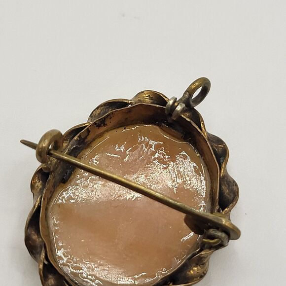 Antique Carved Natural Shell Cameo Victorian Antoinette Brooch Pin Pendant 1.5in - Picture 3 of 5